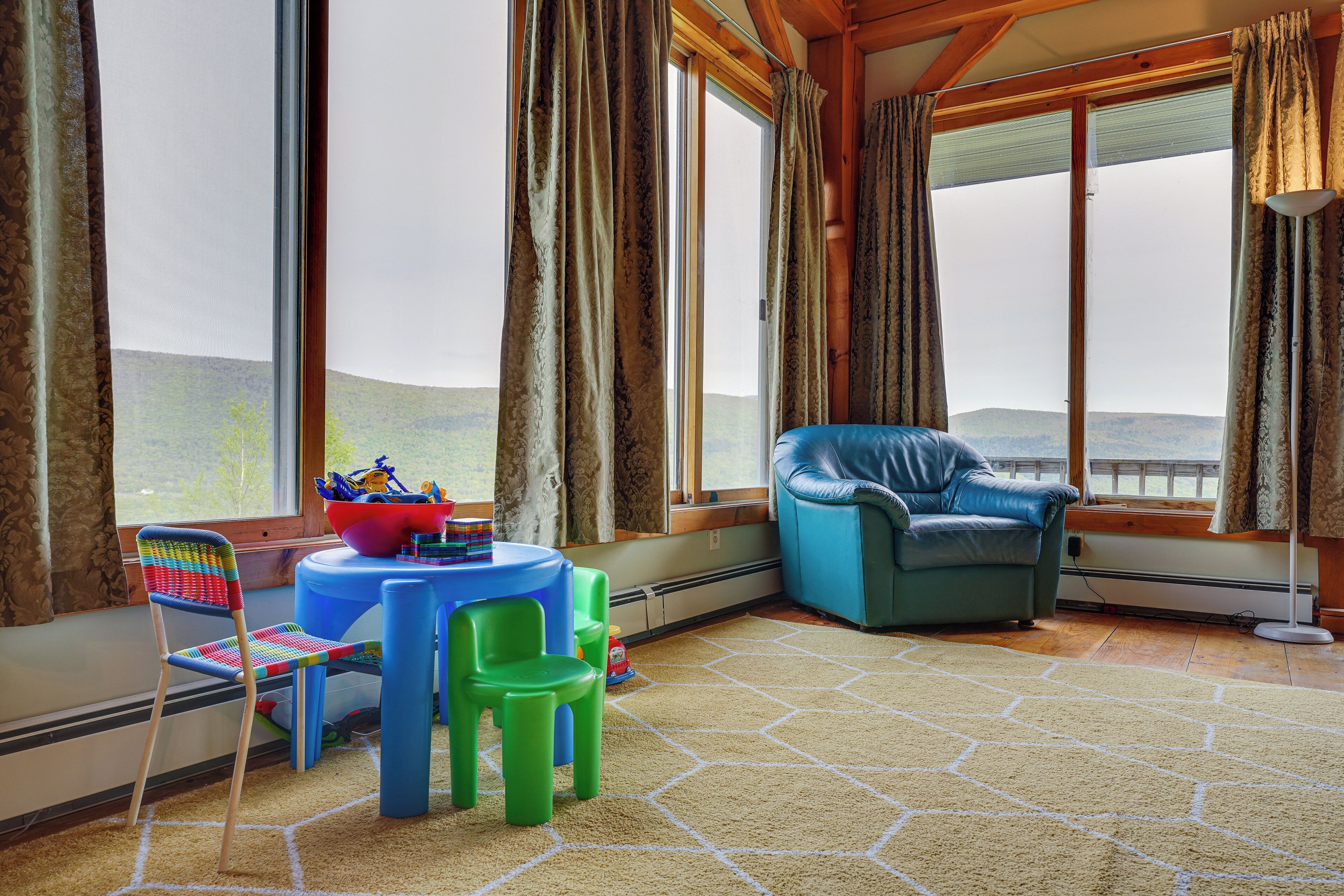 House (5 Bedrooms) | Interior