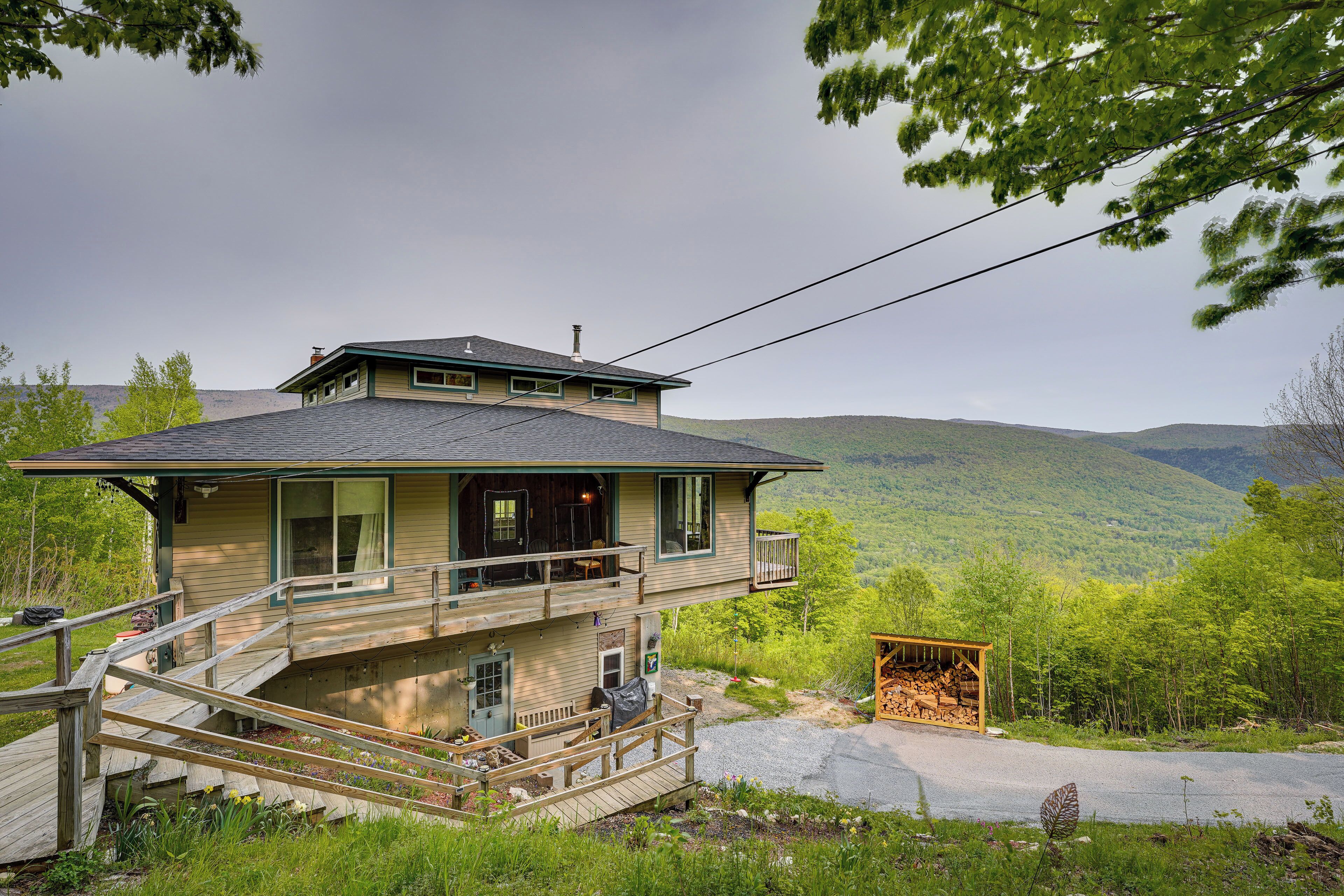 House (5 Bedrooms) | Front of property