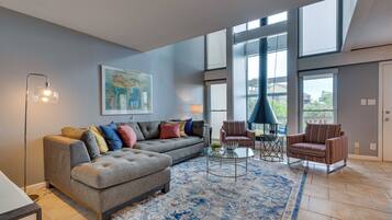 Apartment (3 Bedrooms) | Front of property