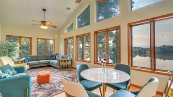 House (4 Bedrooms) | Front of property