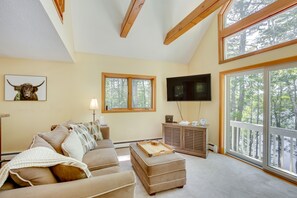 TV - Waterfront Lake Arrowhead Home w/ Dock! (North Waterboro)