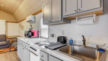 House (0 Bedroom) | Interior