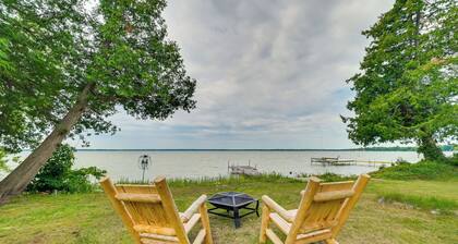 Lakefront Michigan Abode w/ Deck & Fire Pit!