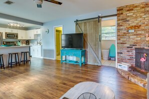 Interior - Charming Pensacola Vacation Rental - 3 Mi to Dtwn (Pensacola)