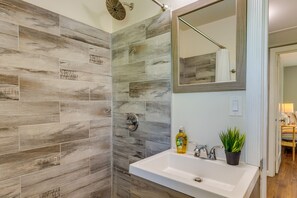 House (3 Bedrooms) | Bathroom | Shower