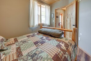 Cottage (2 Bedrooms) | Interior - Cozy Lake Wissota Escape w/ Community Dock! (Chippewa Falls)