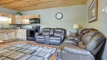 Cottage (2 Bedrooms) | Interior