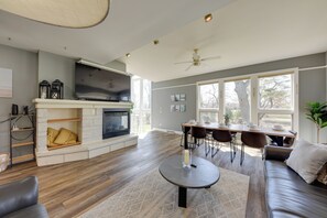 House (5 Bedrooms) | Interior