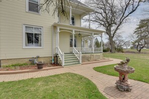 House (5 Bedrooms) | Interior