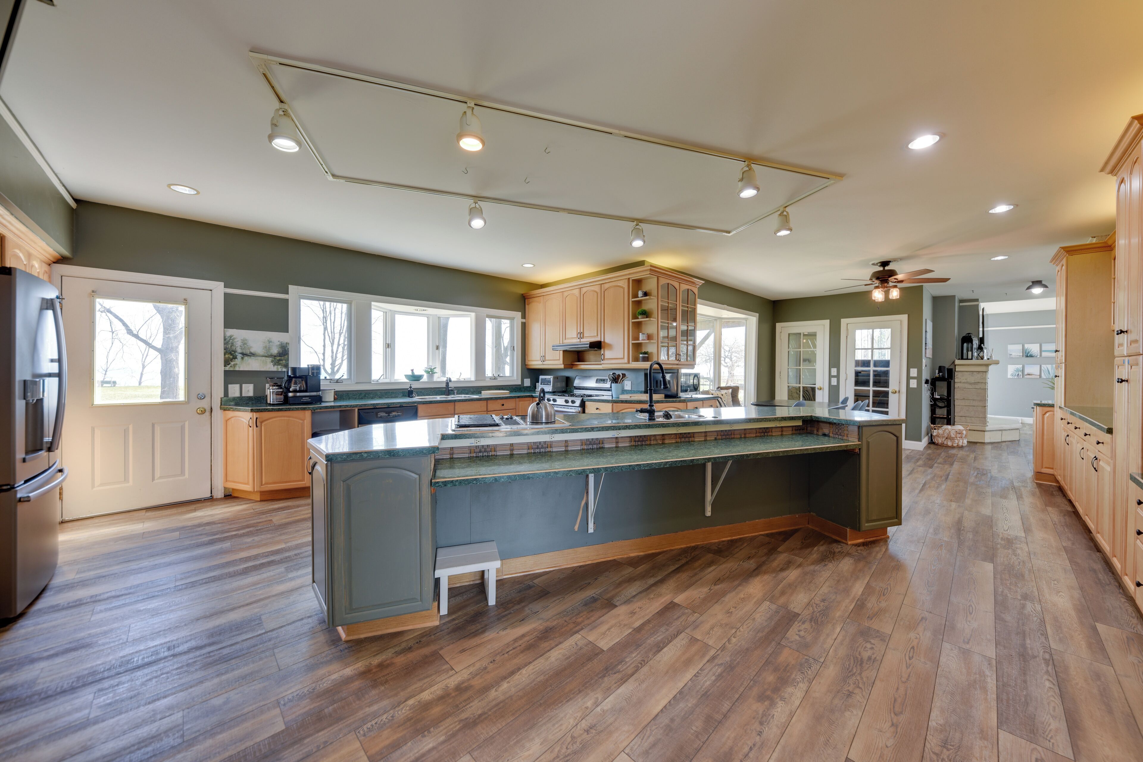 House (5 Bedrooms) | Interior