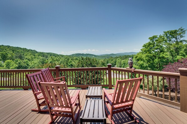 Front of property - Hot Tub & Game Room: Spacious Nebo Cabin! (Nebo)