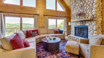 House (6 Bedrooms) | Interior