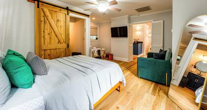 Cute Georgetown Villa < 1 Mi to Historic District