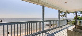 阿拉巴馬濱水度假屋，附甲板