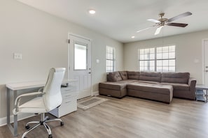 House (2 Bedrooms) | Interior