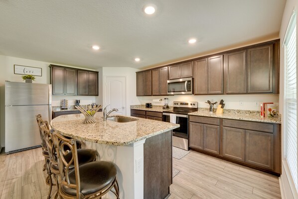 Private kitchen - Modern Poinciana Retreat: 27 Mi to Disney World! (Kissimmee)