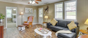 2 Mi to Lake: Lineville Farmhouse w/ Fire Pit