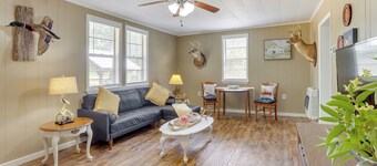 2 Mi to Lake: Lineville Farmhouse w/ Fire Pit