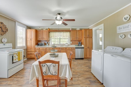 House (2 Bedrooms) | Interior