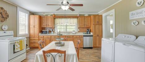 House (2 Bedrooms) | Interior