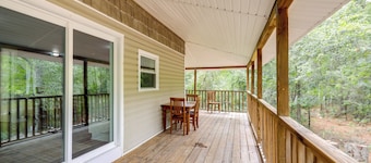 Waterfront Burgaw Vacation Rental w/ Private Yard!