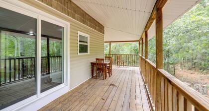 Waterfront Burgaw Vacation Rental w/ Private Yard!