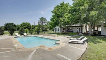 House (5 Bedrooms) | Interior