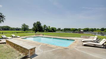 House (5 Bedrooms) | Front of property