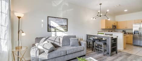 Apartment (2 Bedrooms) | Front of property