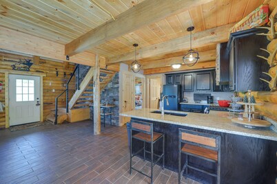 Mountain Cabin in Wyoming Range: Scenic & Remote!