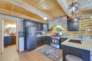 House (2 Bedrooms) | Interior