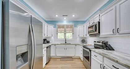 Lake Keowee Condo: Resort Pools & Lake Access!