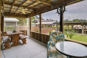 House (2 Bedrooms) | Interior - Satsuma Home w/ Fire Pit + Dunns Creek Access! (Satsuma)