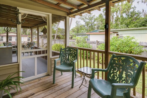 Satsuma Home w/ Fire Pit + Dunns Creek Access!