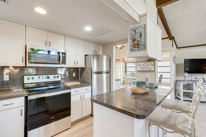 아파트 (2 Bedrooms) | 전용 주방 | 전자레인지, 오븐, 쿡탑, 식기 세척기