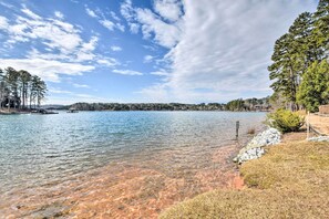 Interior - Walk to Lake Keowee: Salem Townhome w/ Deck (Salem)