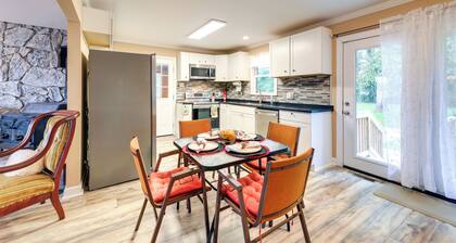 Cozy North Carolina Retreat Near Beaches & Golfing