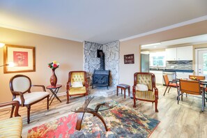 House (4 Bedrooms) | Interior