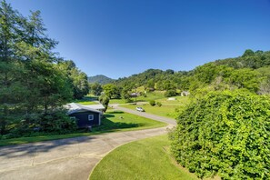 Interior - Secluded Canton Vacation Rental 22 Mi to Asheville (Canton)