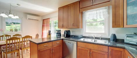 House (2 Bedrooms) | Interior