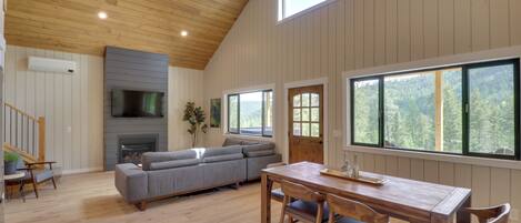 House (2 Bedrooms) | Front of property