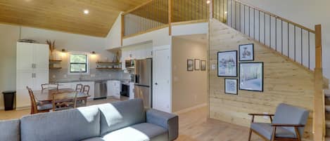 House (2 Bedrooms) | Interior