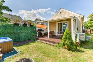 Property grounds - Keansburg Home w/ Private Hot Tub! (Keansburg)