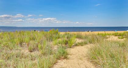 Keansburg Home w/ Private Hot Tub!