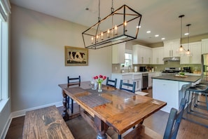 House (3 Bedrooms) | Interior