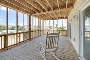 Interior - Inviting Atlantic Beach Townhome ~ 1/2 Mi to Ocean (Atlantic Beach)