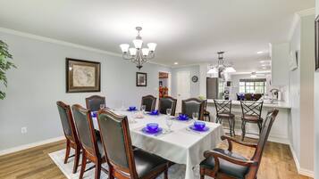 House (4 Bedrooms) | Interior