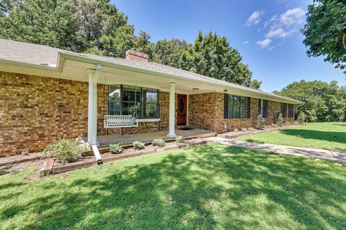 Fayetteville Estate on 9 Acres Creek & Trails
