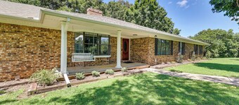 Fayetteville Estate on 9 Acres Creek & Trails