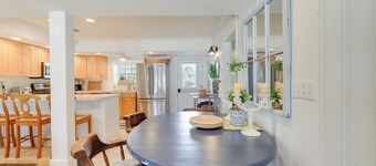 Atlantic Beach Condo - Walk to Beaches!